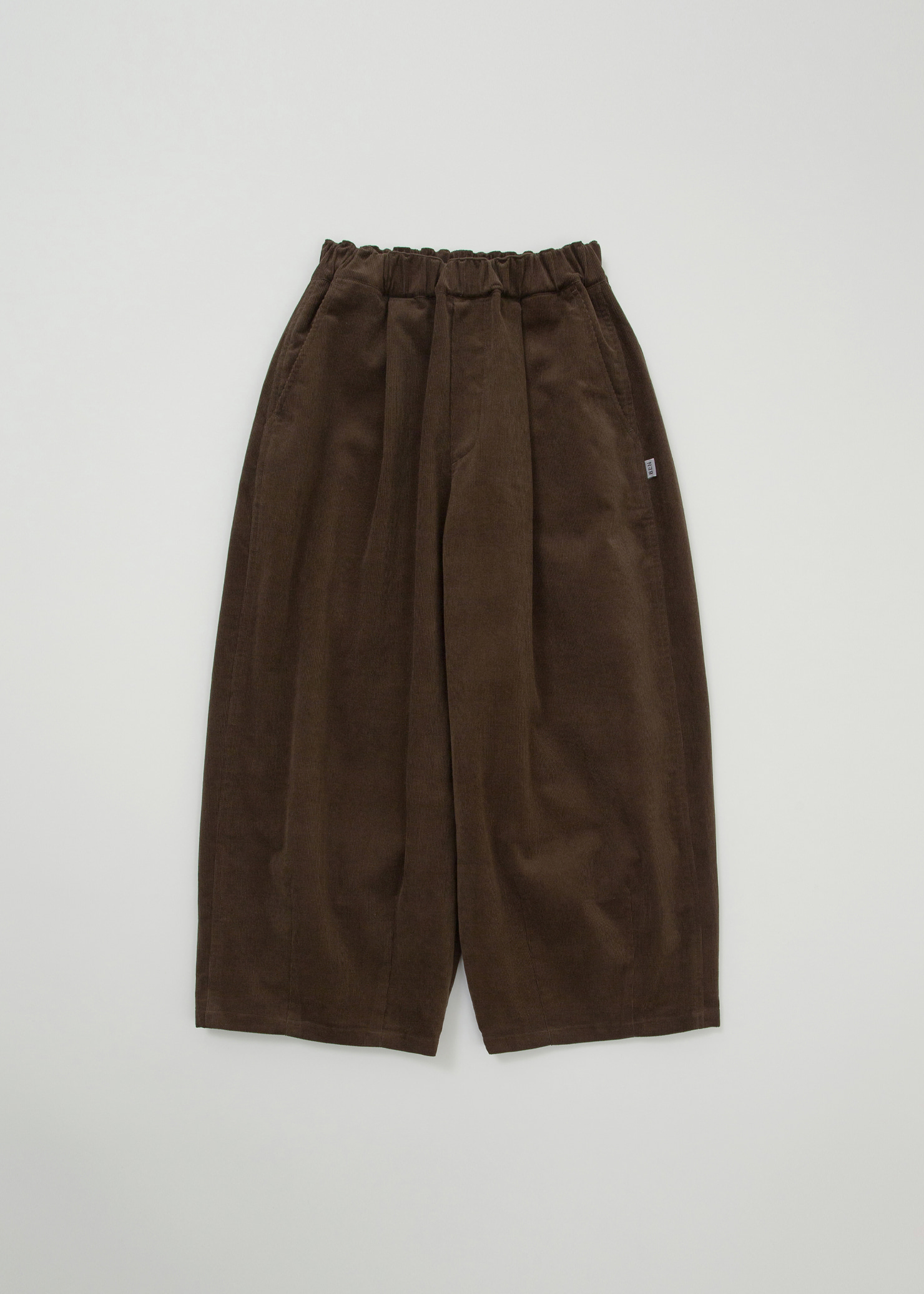 Corduroy Enlarged Trousers _ Deep Brown
